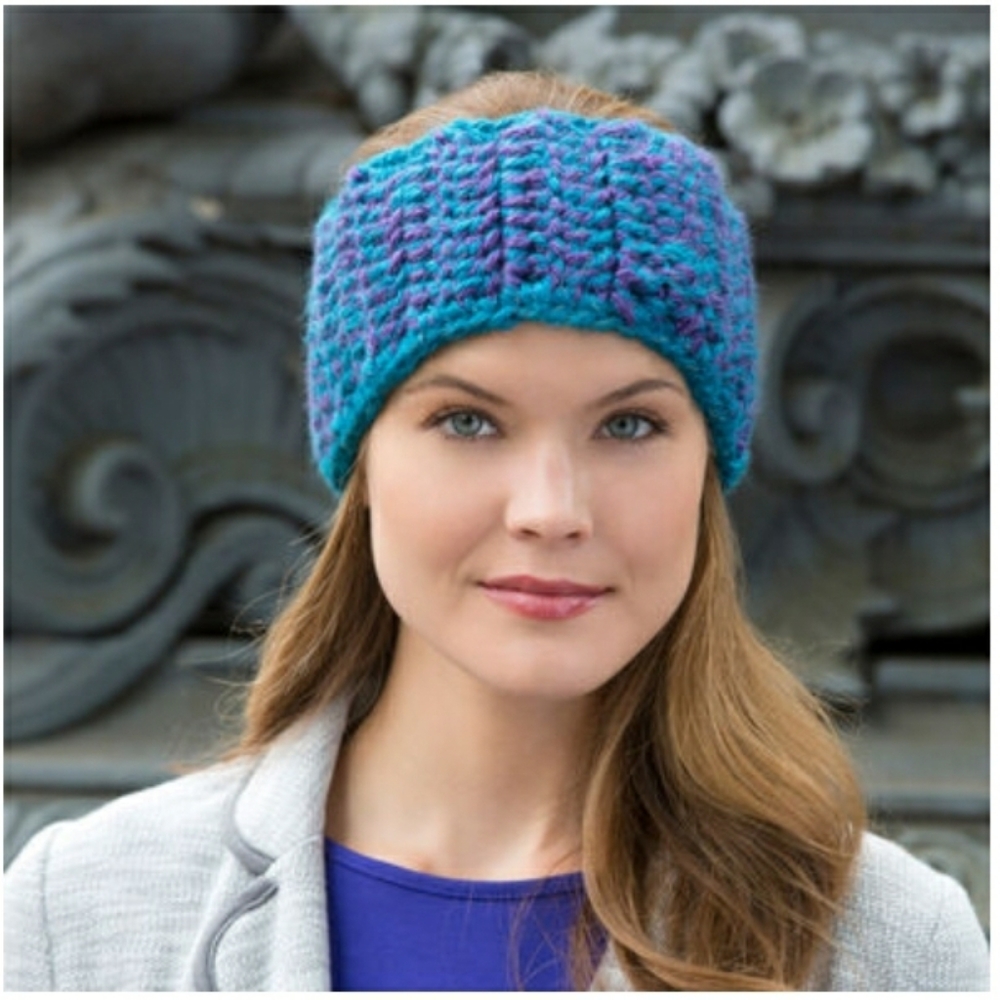 HANDMADE ear warmer / ponytail hat - Picture 3 of 3